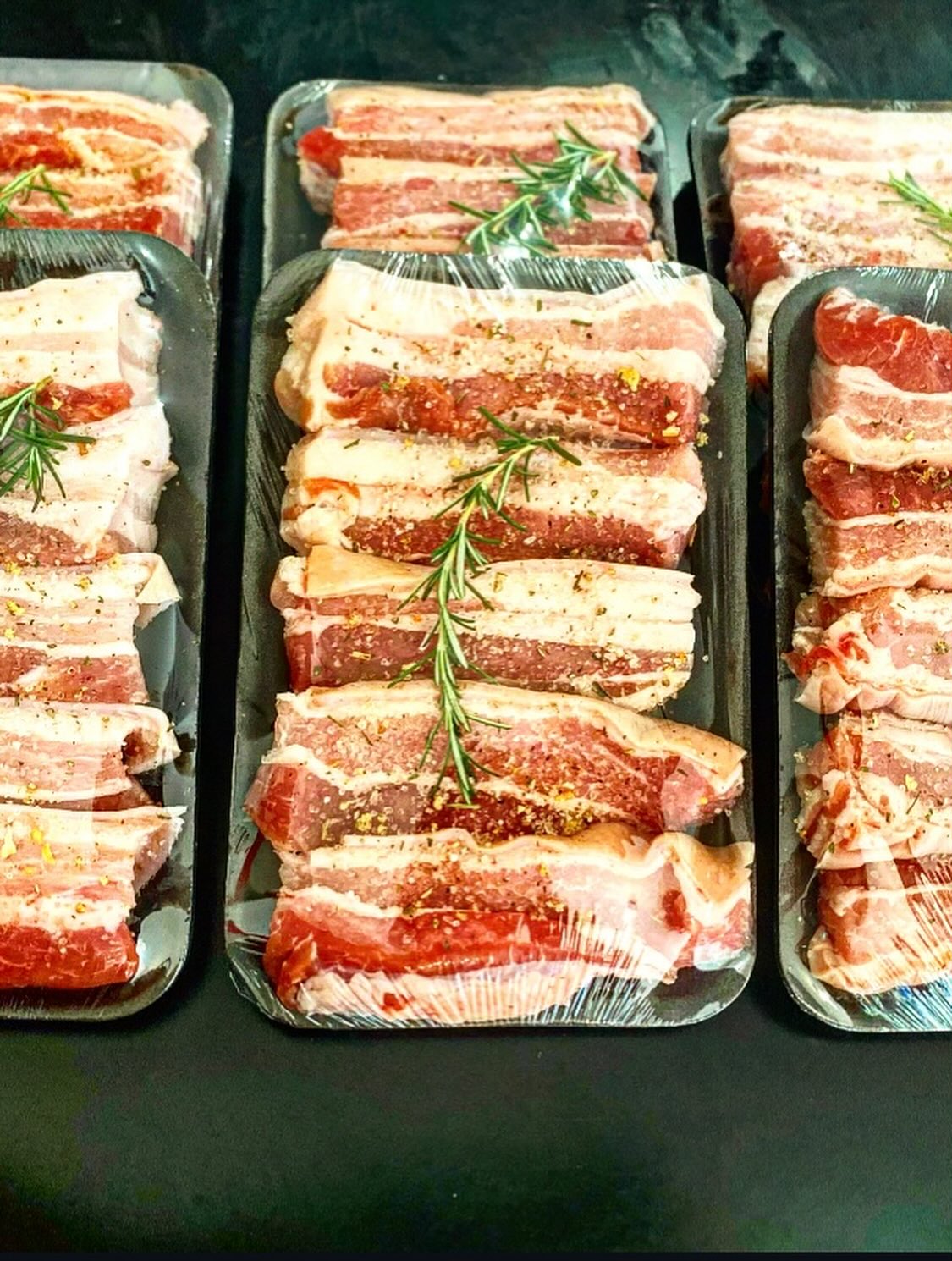 Pancetta Suína Temperada - imagem 1